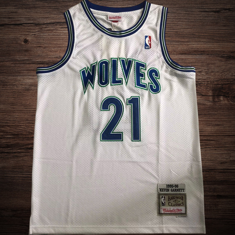 Men’s Minnesota Timberwolves 1995/96 #21 Garnett White Jersey