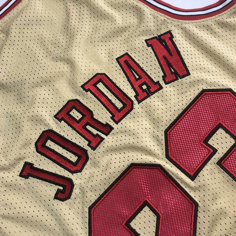 Men’s Chicago Bulls 1995/96 Michael Jordan Gold Jersey