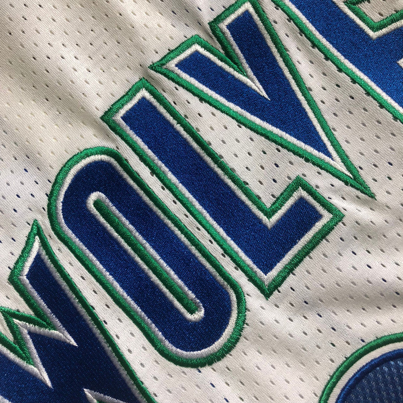 Men’s Minnesota Timberwolves 1995/96 #21 Garnett White Jersey
