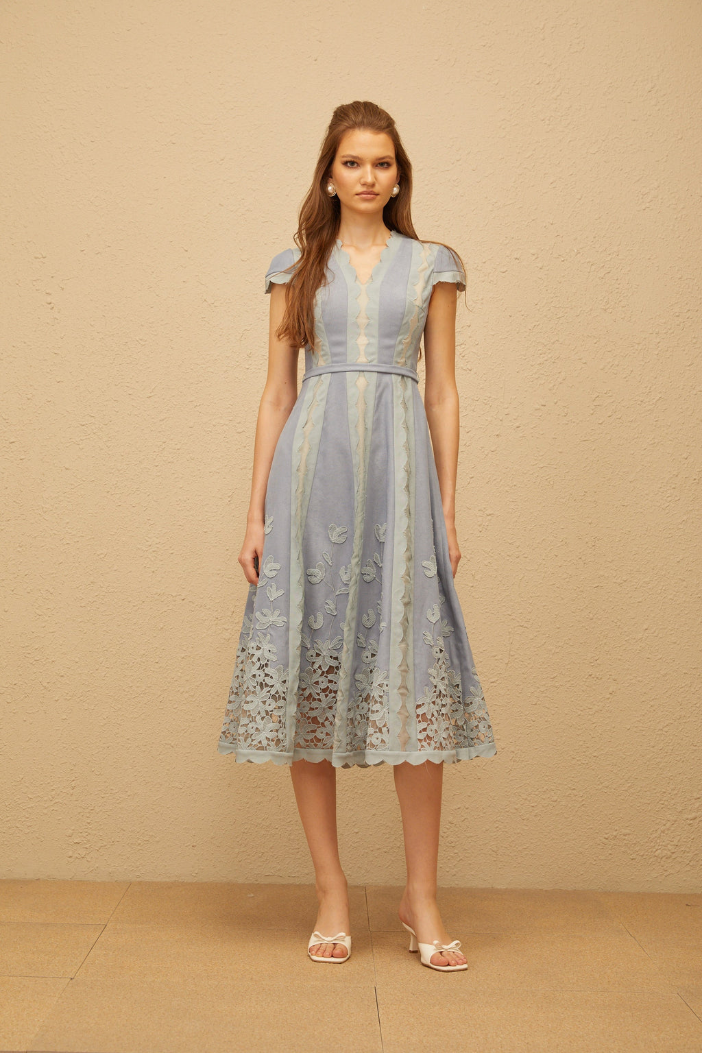 Amália Blue Scalloped Floral Embroidered Midi Dress
