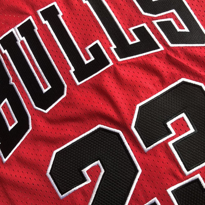 Men’s Chicago Bulls 1995-96 Champion #23 Michael Jordan Jersey