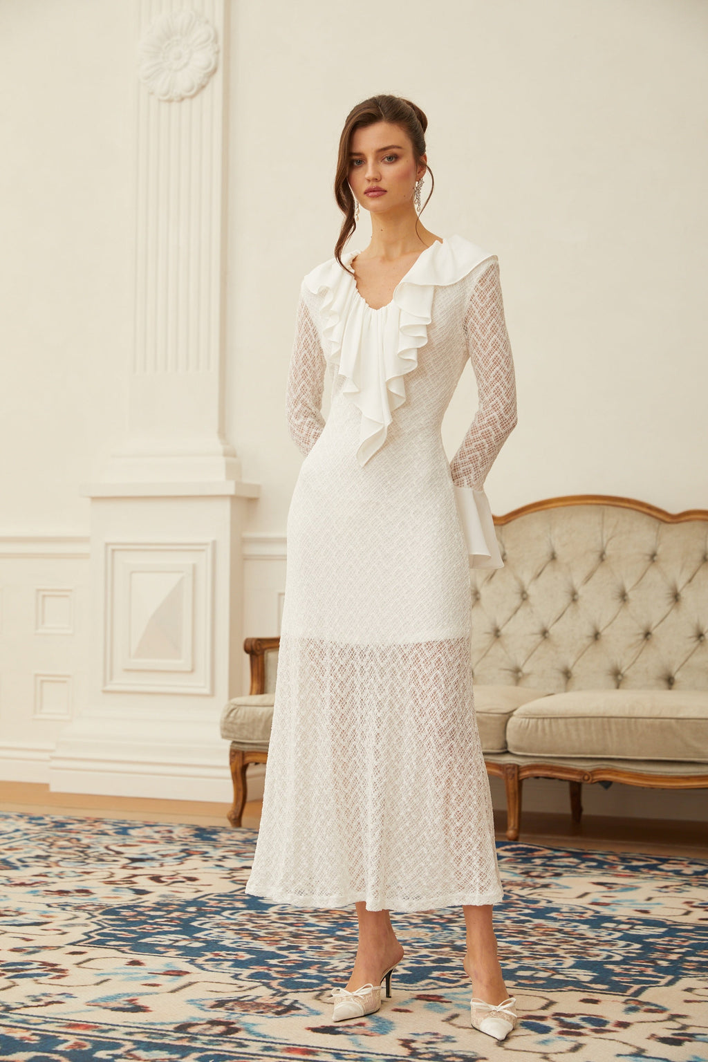 Mădălina White Wavy Pattern Lace Maxi Dress