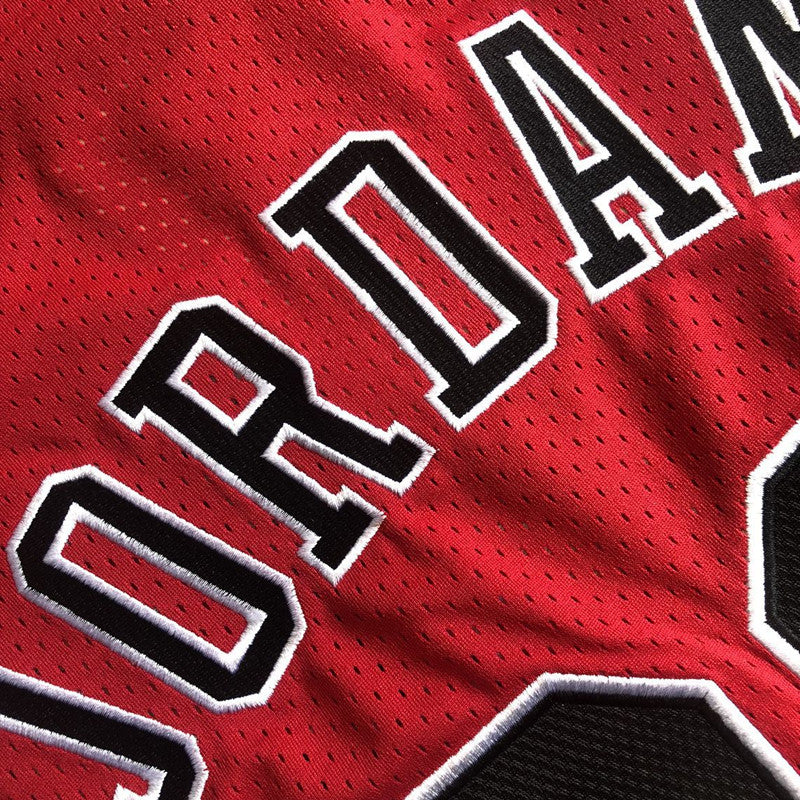 Men’s Chicago Bulls 1995-96 Champion #23 Michael Jordan Jersey