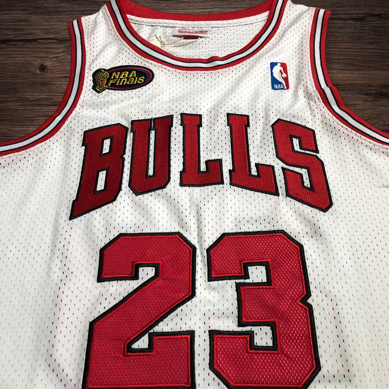 Men’s Chicago Bulls 1997-98 Finals #23 Michael Jordan Jersey White