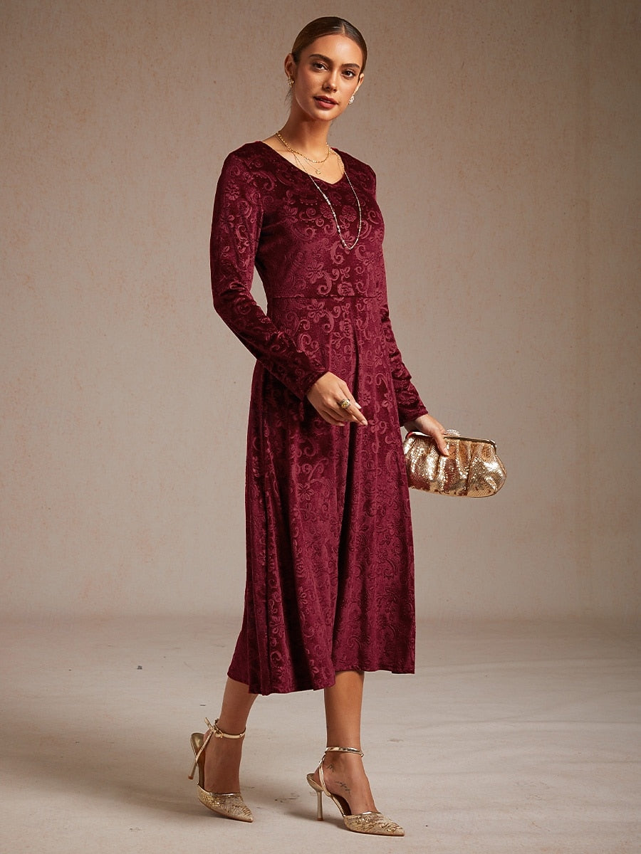 Christmas Women’s Velvet Midi Dress – Elegant Paisley Graphic Sheath Dress with Long Sleeves & V-Neck