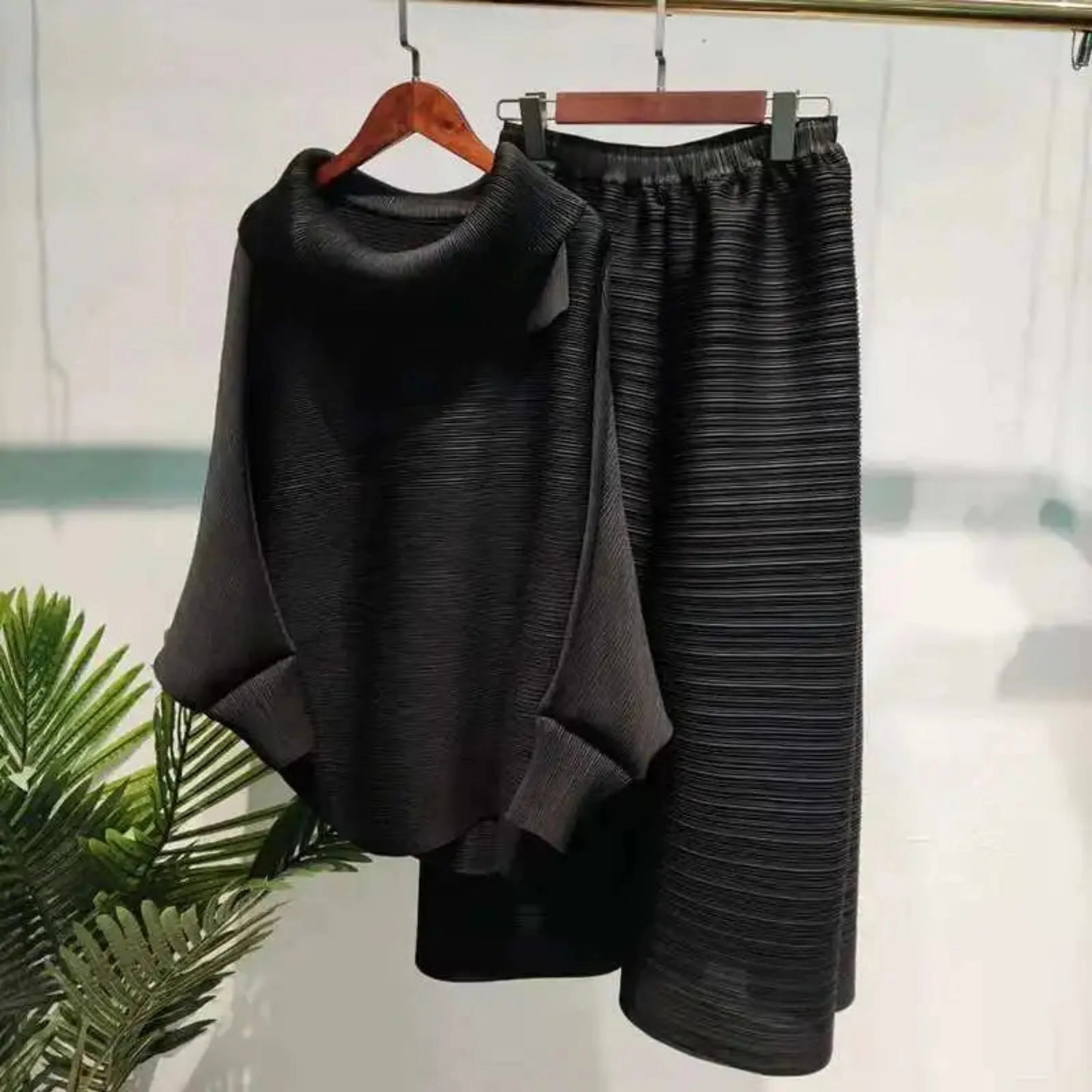 Comfortable Plissé Top & Pant Set