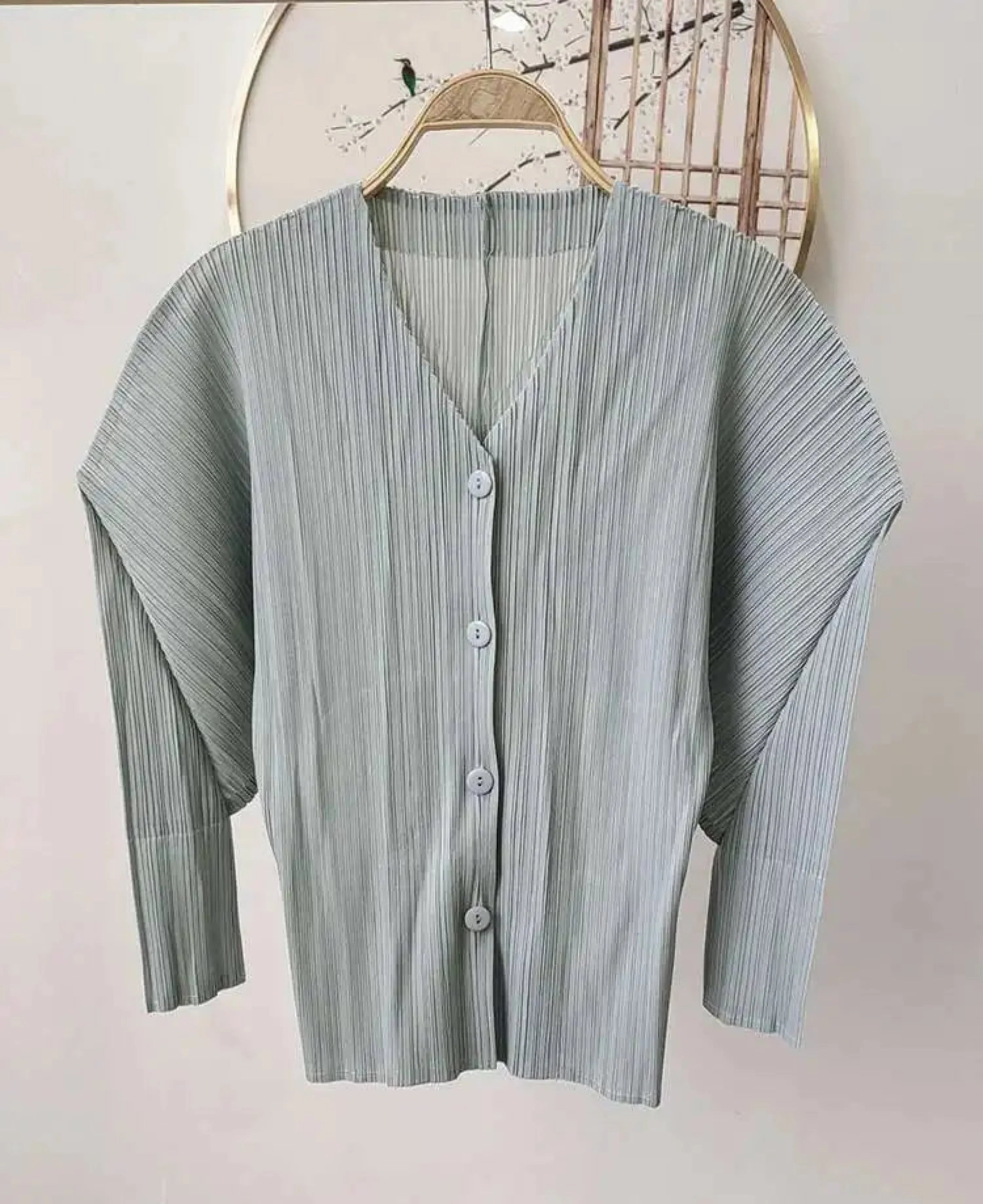 Casual Elegance Plissé Cardigan