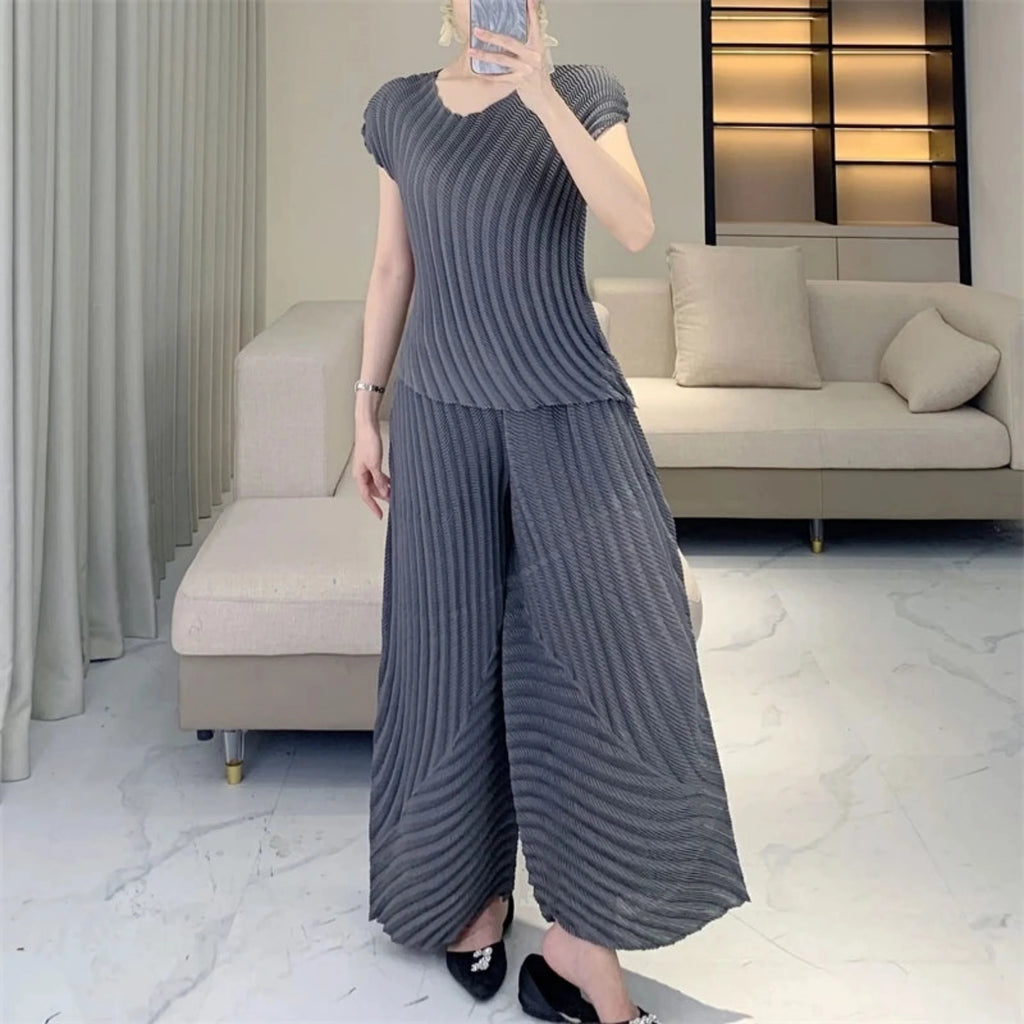 Geometric Plissé Pant 2-Piece Set
