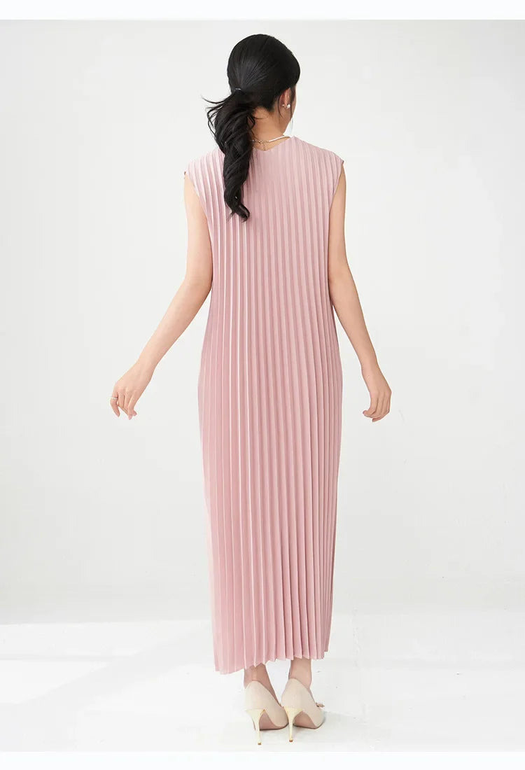 Contemporary Modern Sleeveless Pleated Midi Dress