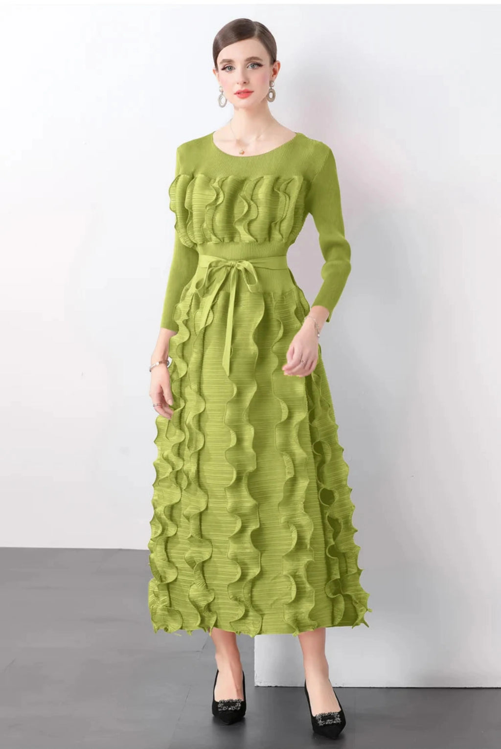 Chic Plissé Pleated Midi Dress