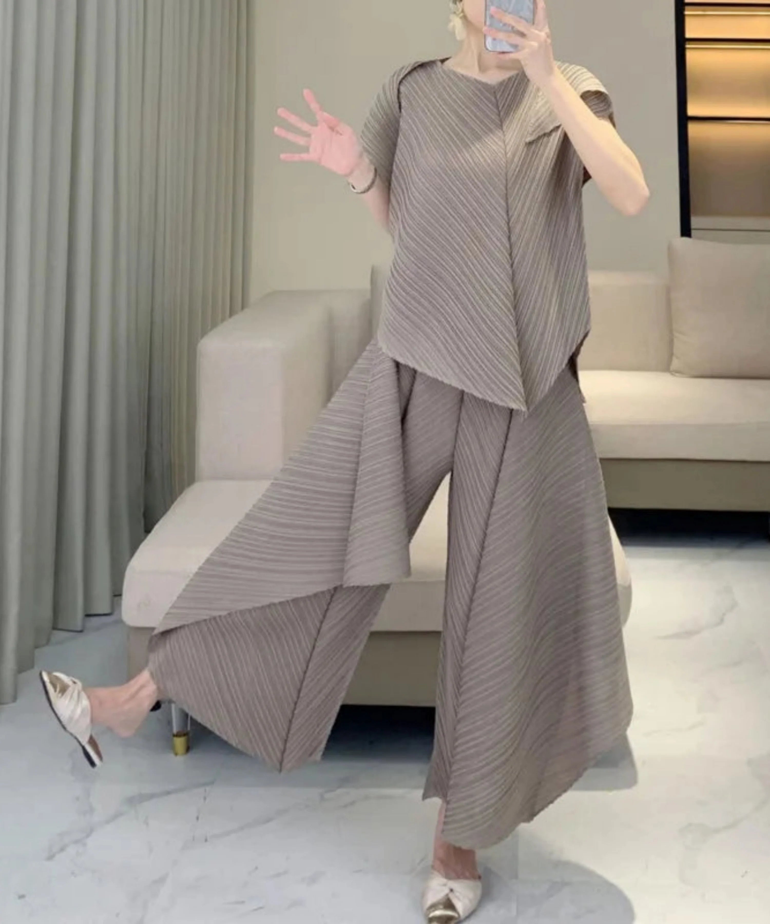 Modern Pleats Set - Luxury 2 Piece