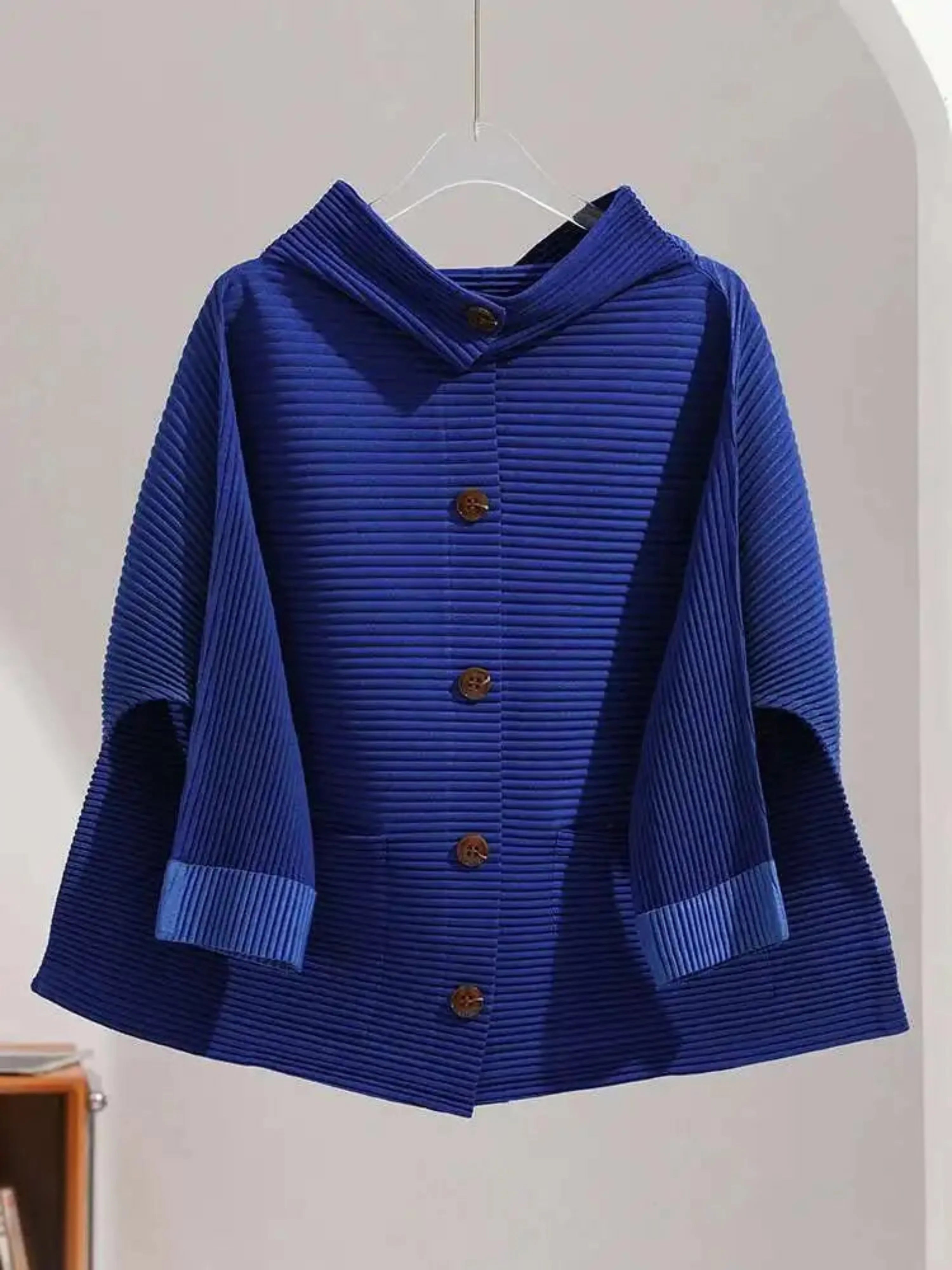 Textured Pleated Buttoned Jacket