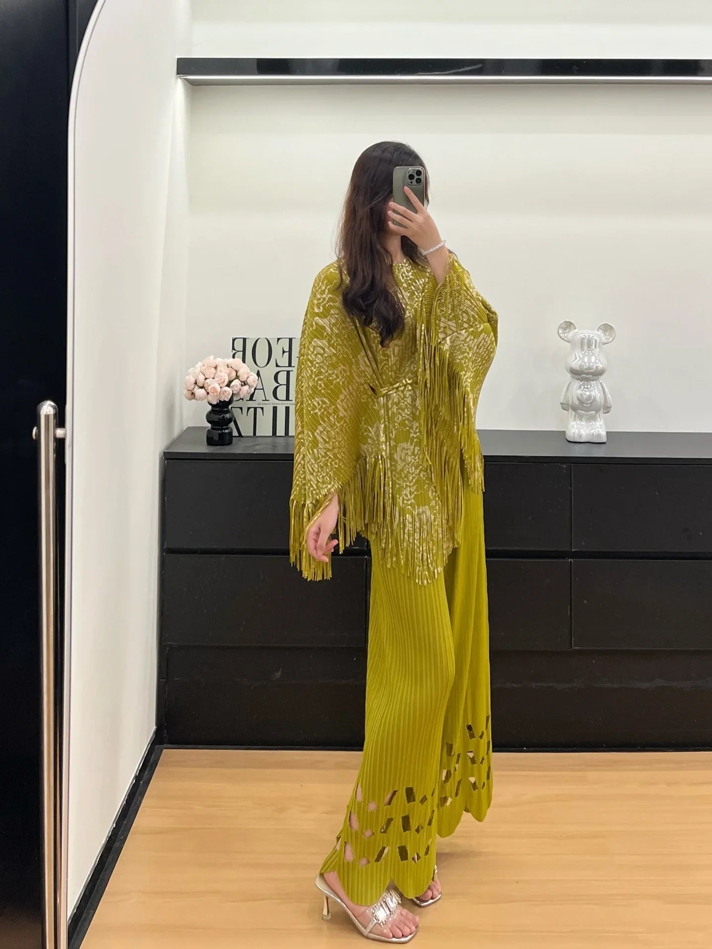 Elegant Cutout Pleated Plisse Set